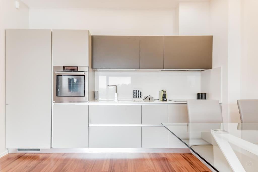 Luxury Apartment Front Of Cavalieri Hilton Hotel ローマ エクステリア 写真