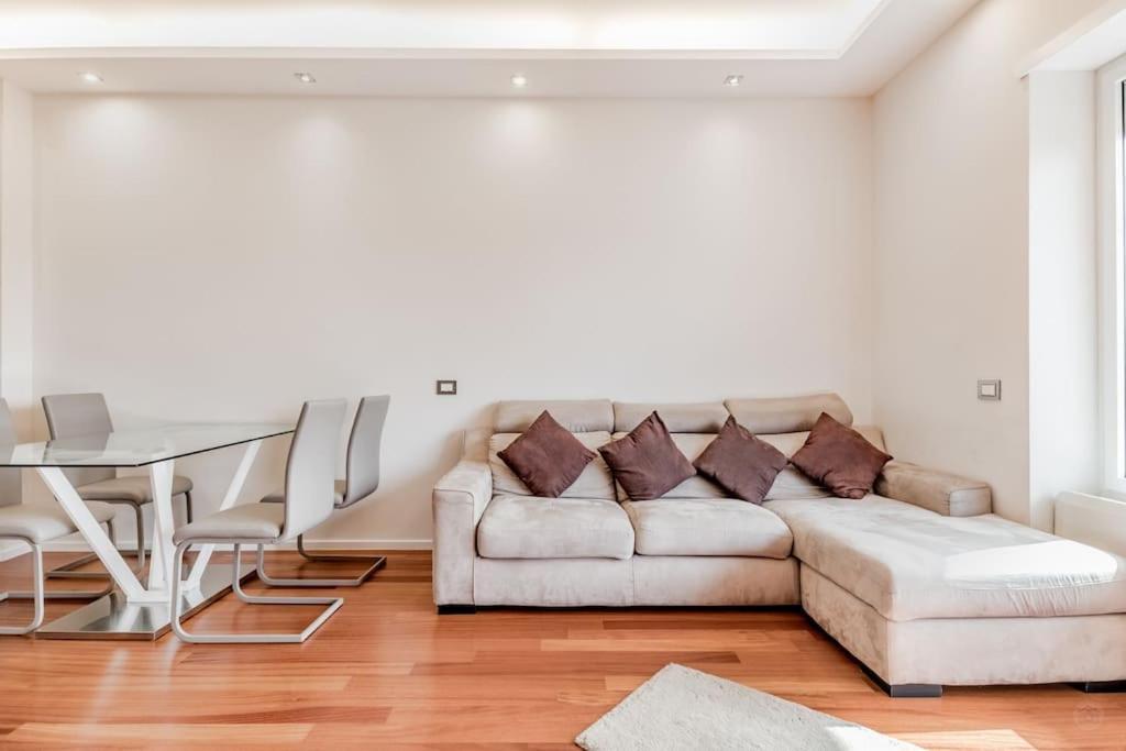 Luxury Apartment Front Of Cavalieri Hilton Hotel ローマ エクステリア 写真