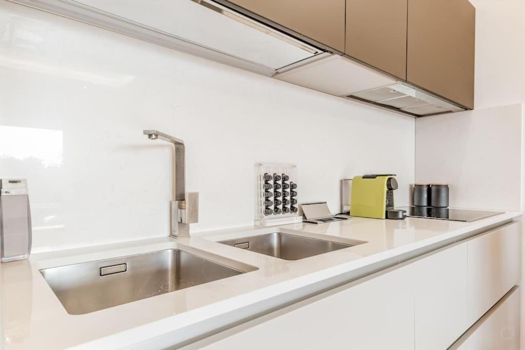 Luxury Apartment Front Of Cavalieri Hilton Hotel ローマ エクステリア 写真