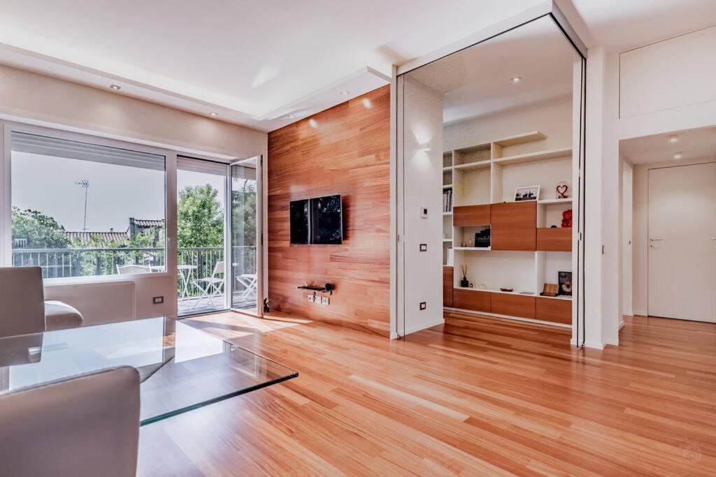Luxury Apartment Front Of Cavalieri Hilton Hotel ローマ エクステリア 写真