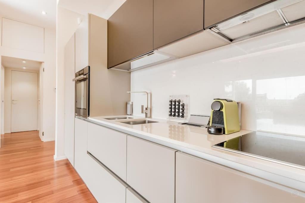Luxury Apartment Front Of Cavalieri Hilton Hotel ローマ エクステリア 写真