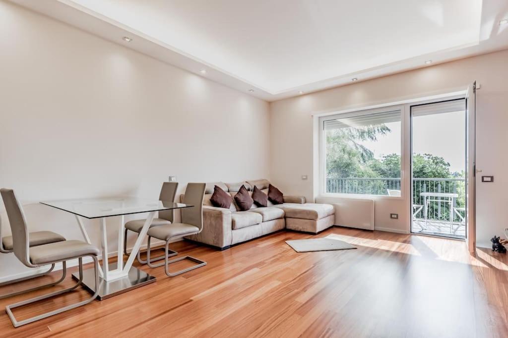 Luxury Apartment Front Of Cavalieri Hilton Hotel ローマ エクステリア 写真